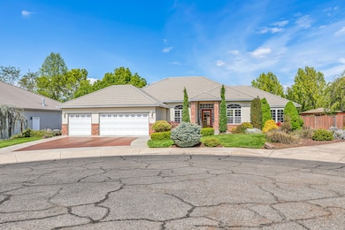 131 Spanish Bay Ct, Eagle Point, OR 97524 - photo 2