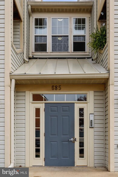 685 Winding Stream Way unit 301, Odenton, MD 21113 - photo 4