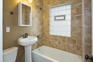 891 21st Ave SE, Minneapolis, MN 55414 - photo 4