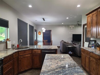 401 Augustus St, Trenton, TX 75490 - photo 5