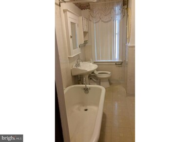 1206 E Bellevue Ave, Reading, PA 19605 - photo 5