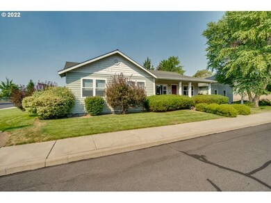 2906 NE Laurel Oak Dr, Bend, OR 97701 - photo 2