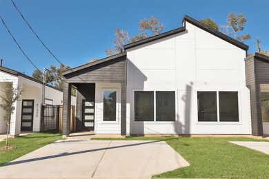 8137 Cabot St unit A/B, Houston, TX 77078 - photo 3