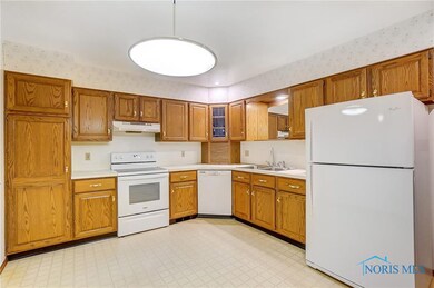 5738 Yermo Dr, Toledo, OH 43613 - photo 7