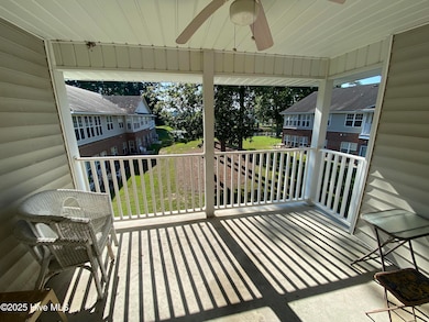 2227 Locksley Woods Dr unit G, Greenville, NC 27858 - photo 4