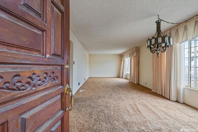 Entry into the living room