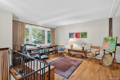 102 Sutton Park Rd, Poughkeepsie, NY 12603 - photo 3