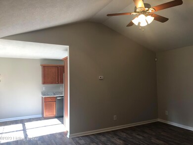 8801 Ruby Way, Louisville, KY 40219 - photo 4