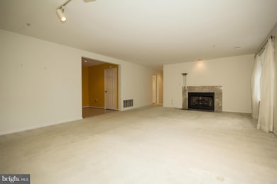 4500 Chaucer Way unit 102, Owings Mills, MD 21117 - photo 7