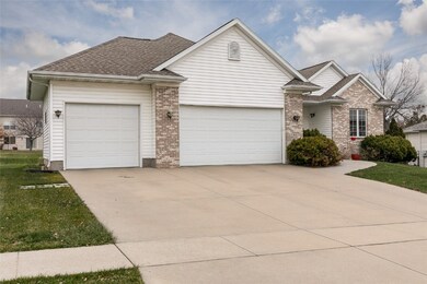 7402 1st Ave NW, Cedar Rapids, IA 52405 - photo 2