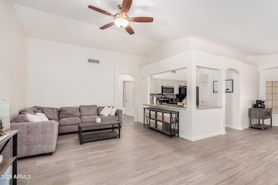 13216 W Desert Ln, Surprise, AZ 85374 - photo 3