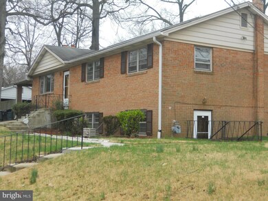 5209 Brinkley Rd, Temple Hills, MD 20748 - photo 4