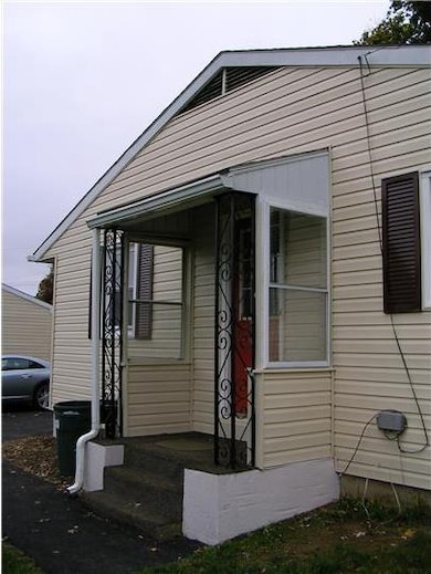 1041 S Krocks Rd, Allentown, PA 18106 - photo 2