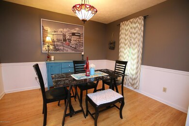 8137 Rochelle Rd, Louisville, KY 40228 - photo 7