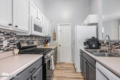 14-Kitchen_SLS_-1405