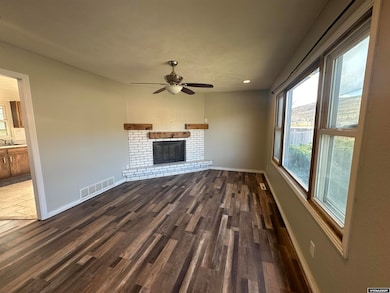 1318 Arizona St, Rawlins, WY 82301 - photo 2