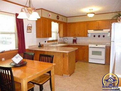 1745 SW Randolph Ave, Topeka, KS 66604 - photo 3