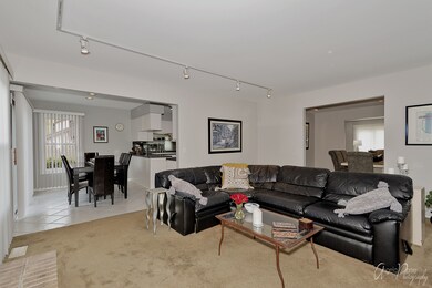 631 Cobblestone Ln, Buffalo Grove, IL 60089 - photo 3