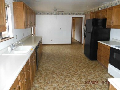 10270 State Rt 101, Raymond, WA 98577 - photo 5