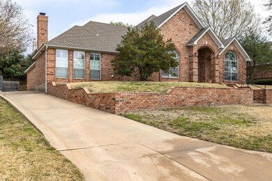 9113 High Oaks Dr, North Richland Hills, TX 76182 - photo 3