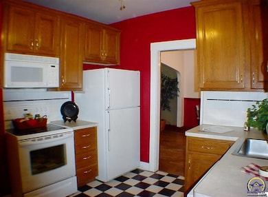 1945 SW Randolph Ave, Topeka, KS 66604 - photo 2