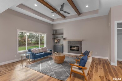 4931 Willow Cir, Davenport, IA 52806 - photo 3