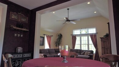 8 Elaine Cir, Hudson, MA 01749 - photo 6