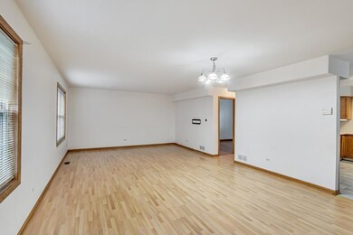 431 W Saint Charles Rd unit 4, Elmhurst, IL 60126 - photo 3