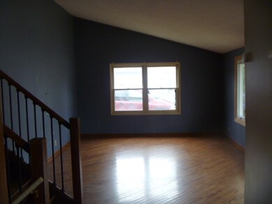 1209 Sacramento Dr, Carpentersville, IL 60110 - photo 2