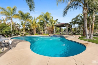 14854 Tribute Way, Bakersfield, CA 93314 - photo 2