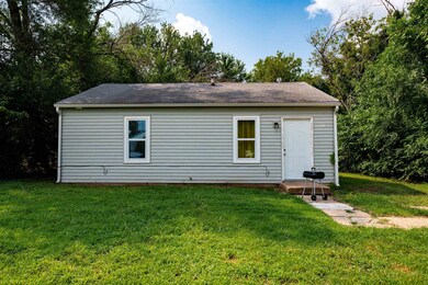 3521 E Sunview Ave, Wichita, KS 67216 - photo 2