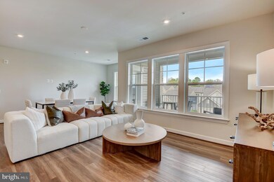 21914 Hawksbill High Cir unit 30403, Sterling, VA 20164 - photo 7