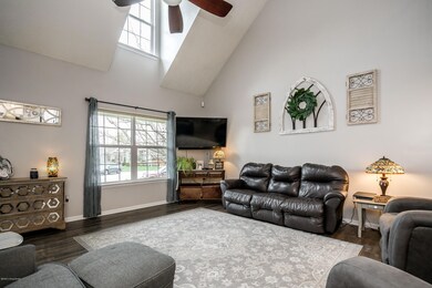 7444 Apple Mill Dr, Louisville, KY 40228 - photo 6