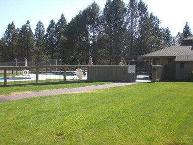 57333 Aspen Place unit 3, Sunriver, OR 97707 - photo 2