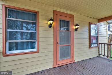 1002 Rutledge Ave, Phoenixville, PA 19460 - photo 2