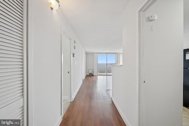 Presidential Towers unit 1416, Adelphi, MD 20783 - photo 2