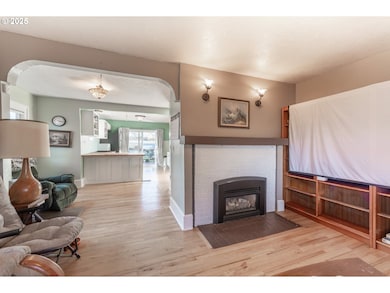 745 16th St NE, Salem, OR 97301 - photo 4