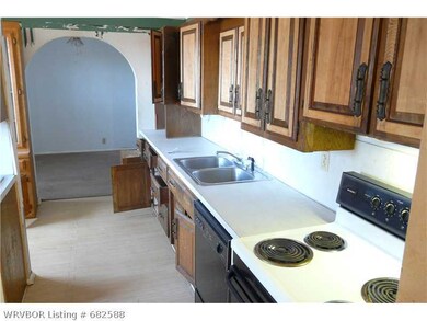 900 Woodland St, Muldrow, OK 74948 - photo 4