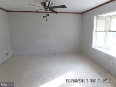 12117 Dove Cir, Laurel, MD 20708 - photo 3