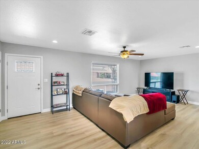 07-10427 W Meade Ave-7