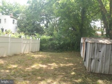 5721 Fenwick Dr, Alexandria, VA 22303 - photo 4