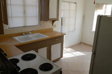 1065 Kitchen