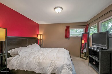 1513 Mayfield Ave NE, Grand Rapids, MI 49505 - photo 4