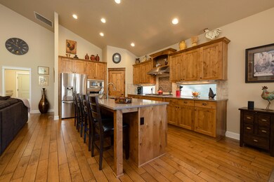 21042 Stonegate 7 of 37