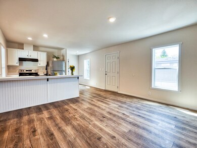 4647 Winter Ave unit SPC 82, Klamath Falls, OR 97603 - photo 3