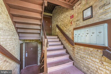 11606 Stoneview Square unit 1B, Reston, VA 20191 - photo 2