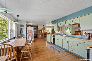 05-Kitchen and dining area