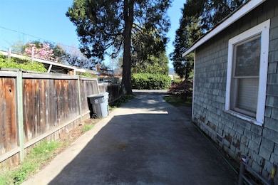 511 SE Riverside Ave, Grants Pass, OR 97526 - photo 6