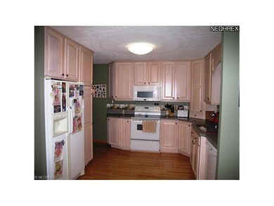 215 Taylor Rd, Barberton, OH 44203 - photo 2