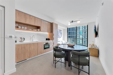 11 NE 6th St unit 2403, Miami, FL 33132 - photo 4